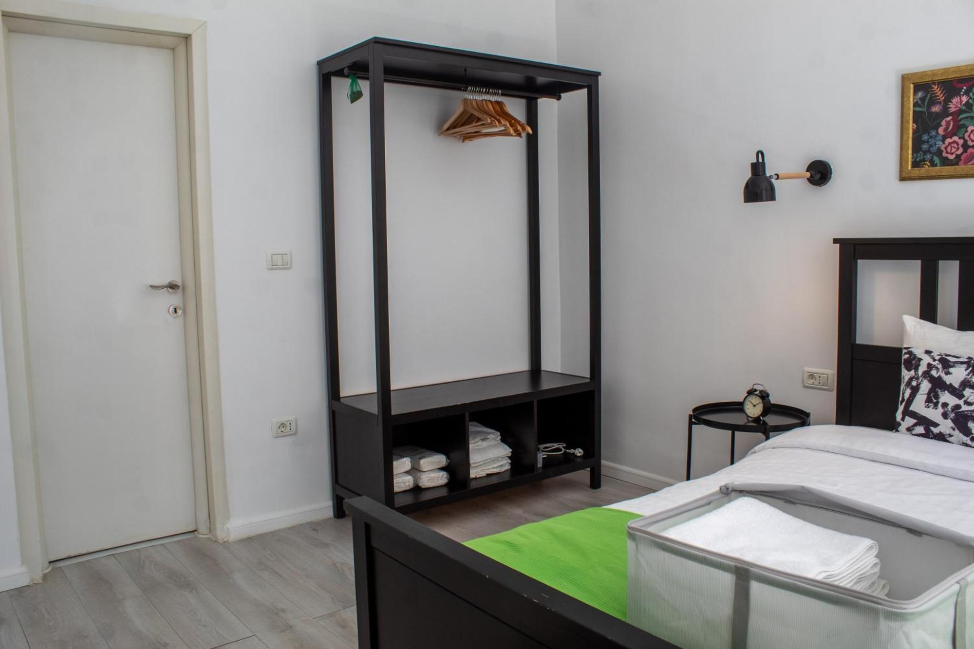 Domus Old Town Retreat Cozy & Central Bukares Bagian luar foto